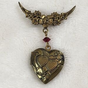Victorian Heart Picture Locket Brooch Pin